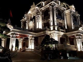 Bán gấp căn villa sân vườn nguyễn văn hưởng  thảo điền cực đẹp  3 tầng  giá 70 tỷ