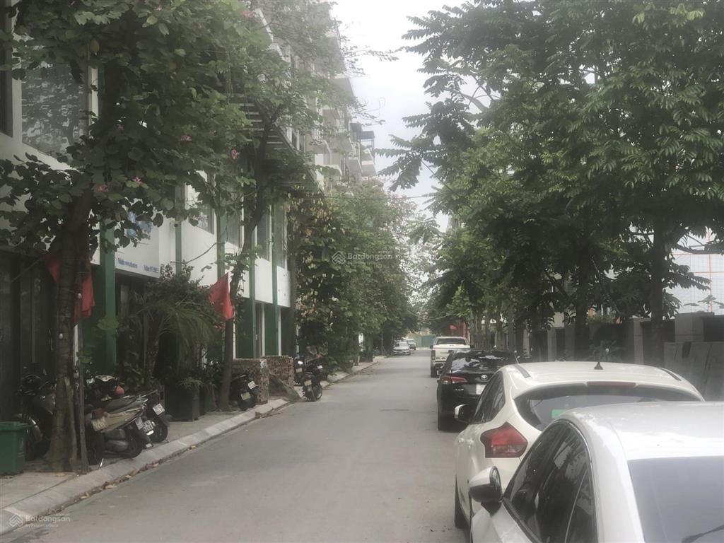 Bán gấp căn nhà phố tại khai sơn city, 5 tầng 1 tum, dt 76,2 m2, mt 5,5 m,view trường học