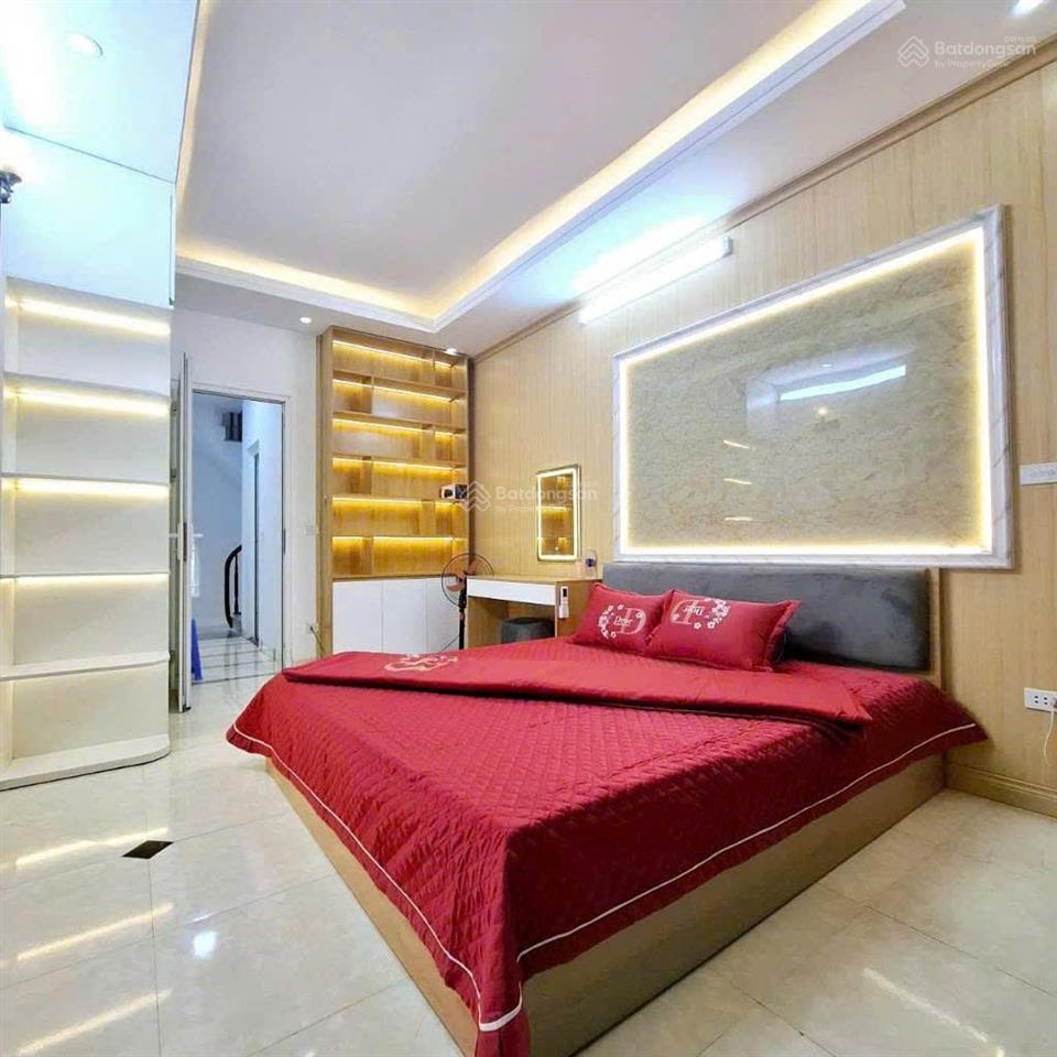 Bán nhà trương định 40m x 5t x giá nhỉnh 6tỷ, lô góc, gần phố.