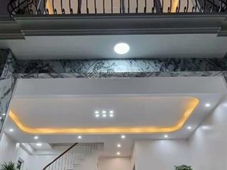 Tôi cần cho thuê nhanh nhà siêu đẹp tại phố đội cấn, 60m2 x 5 tầng, full đồ. giá thuê chỉ 18tr/th