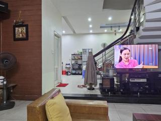 Chỉ nhỉnh 16 tỷ có liền kề ngô thì nhậm 60m 2 mặt tiền 5,5m siêu khủng 5 tầng, mà chỉ nhỉnh 16 tỷ.