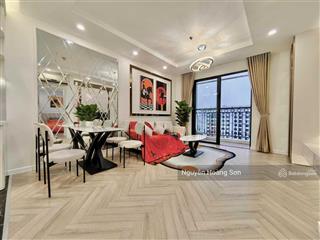 Trống ngay căn 2pn, 135m2 full đồ ở vincom bà triệu. giá chỉ 30tr/tháng.  sơn 0906 244 ***