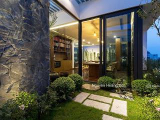 Cho thuê căn sân vườn 4 phòng ngủ 167m2 ở vinhomes nguyễn chí thanh. giá 45tr/tháng.  0906 244 ***