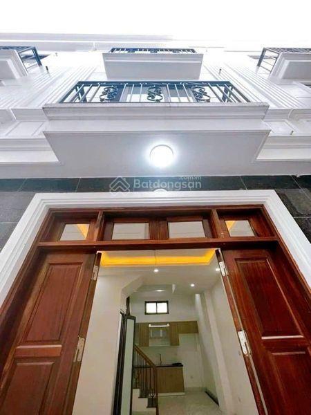 2.5 tỷ nhà mới 4 tầng x 35m2, ngay ql6 mở rộng, đầy đủ công năng, chợ ngay nhà 0946 393 ***