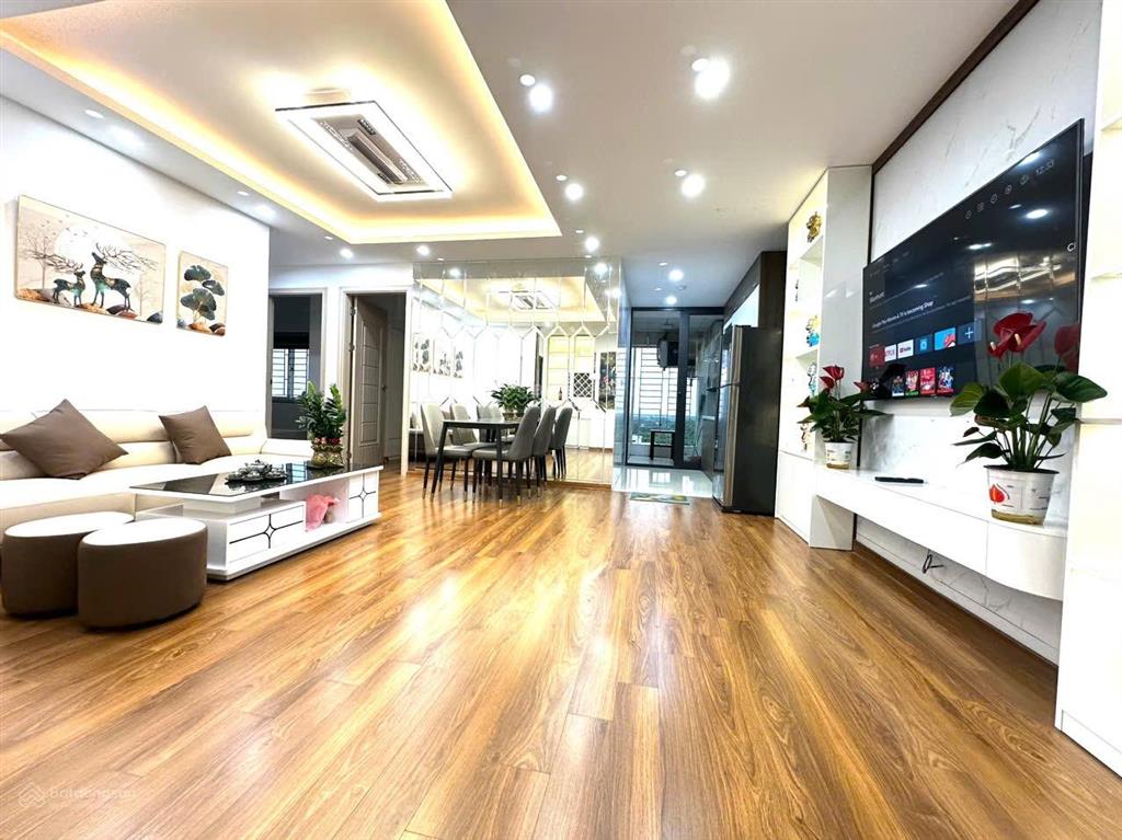 Em bán căn 3pn full nội thất ruby 2 viêt hưng 82m giá 4ty860 0369 305 ***