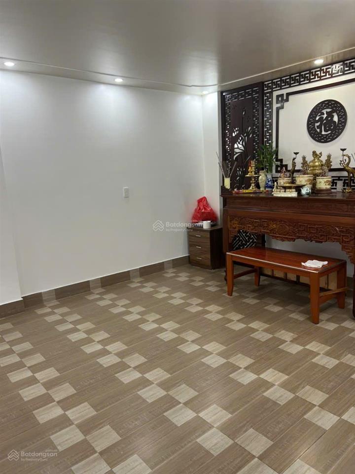 Bà chị họ chuyển sang vin cần bán nhanh căn nhà 4 tầng gara oto, tuyến 2 lê duẩn, kiến an giá tốt
