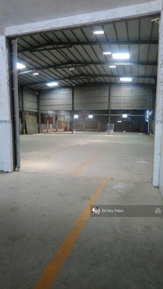 Bán xưởng 10.000m2, nằm trong kcn vĩnh lộc, container chạy 24/24, 100 tỷ tl