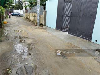 Bán nhà đht 42, song hành, 210m2, ngang 8m, 2 mặt hẻm thông, xe hơi ngủ trong nhà.