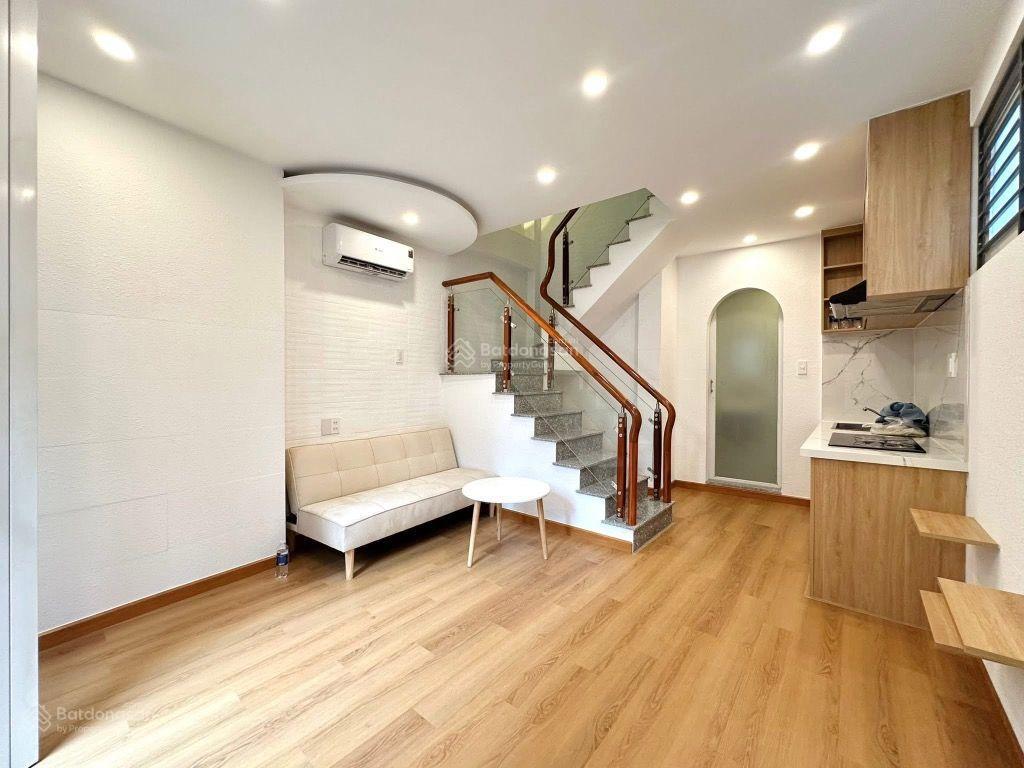 Siêu phẩm nguyễn kiệm hxt ô tô nằm trước nhà 5.9 tỷ