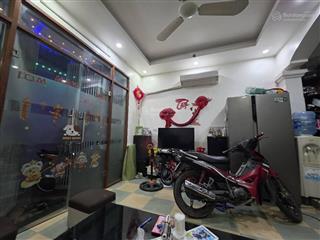 Bán nhà gia quất  tt, gần ô tô, gần chợ dt 30m2 5t nhỉnh 4 tỷ