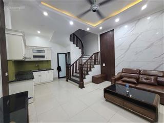 Nhà đẹp sát phố ngọc lâm, ở luôn, cách ô tô 20m dt 32m2 5t nhỉnh 5 tỷ (ctl)
