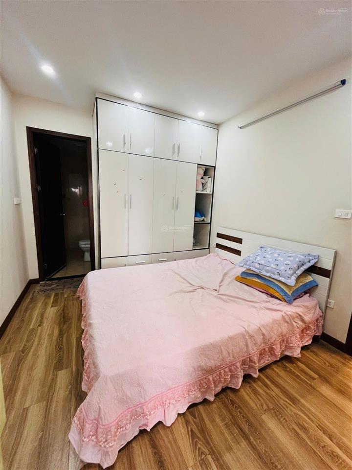 Tôi chính chủ cần bán căn hộ chung cư 67m2, 2pn 2vs, 2 ban công tại the vesta, phú lãm, hà đông
