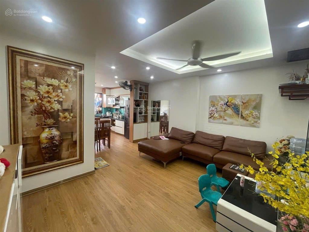 Tôi chính chủ cần bán căn hộ chung cư 67m2, 2pn 2vs, 2 ban công tại the vesta, phú lãm, hà đông