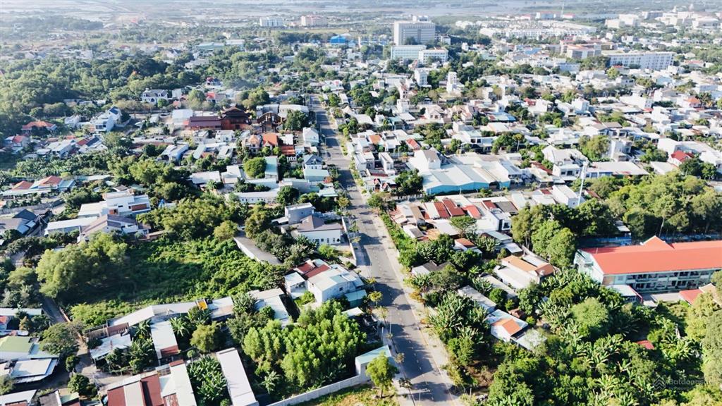 Bán đất mặt tiền đường oto ngay phường bà rịa. ngang 12x17m thổ cư 80m giá chỉ 3tỷ.  0933 182 ***