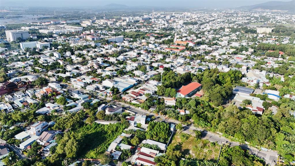 Bán đất mặt tiền đường oto ngay phường bà rịa. ngang 12x17m thổ cư 80m giá chỉ 3tỷ.  0933 182 ***