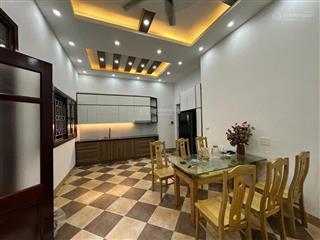 Bán nhà bùi ngọc dương  42m2 x 3 tầng  hơn 4 tỷ  cách 3 nhà ra mặt phố  nhà đẹp ở ngay  ko qh