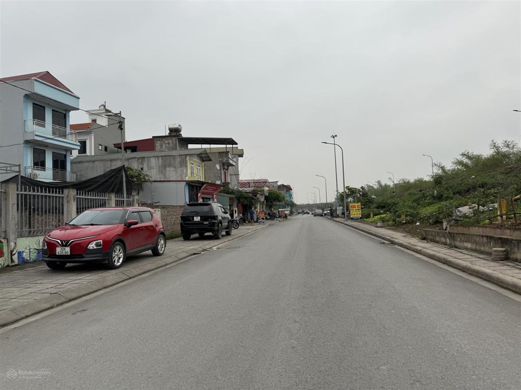 Cực hiếm bán đất tặng nhà làng vàng, cổ bi 83.6m2, mặt tiền rộng, có sân để ô tô, 0962 965 ***
