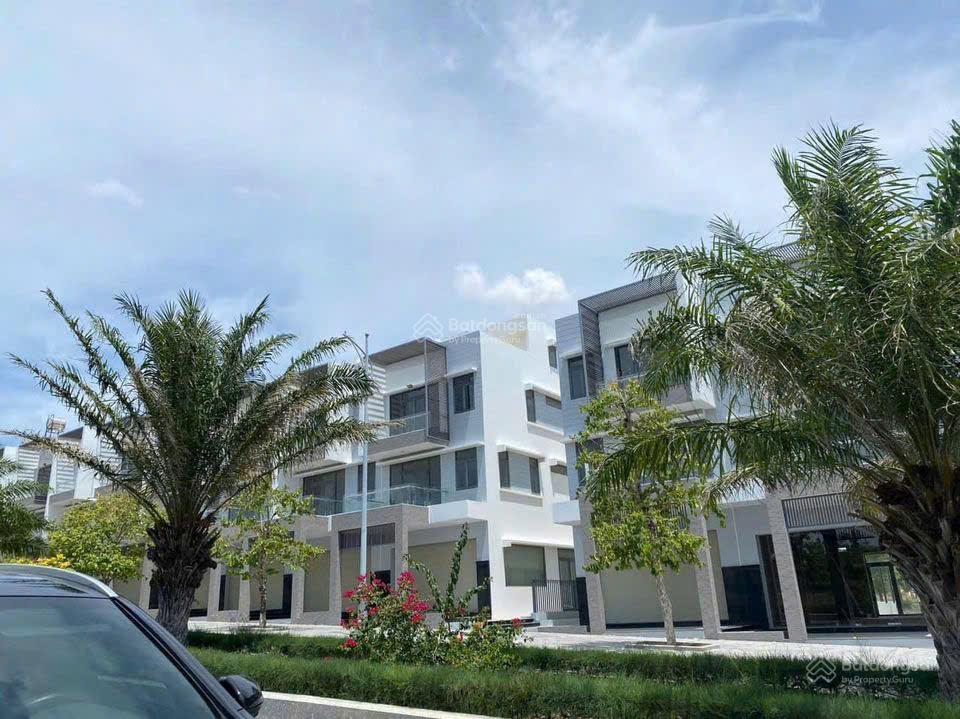 Lô đất para grus cuối cùng giá tốt 15 tr/m2  view sân golf và biển bãi dài