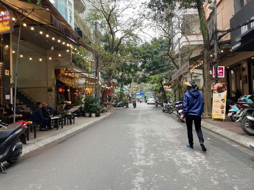 Bán nhà ngõ 68 cầu giấy, 37m2, 7 tỷ ngõ to rộng, 5m ra ô tô, hồ điều hòa, nhà mới đẹp mê hồn