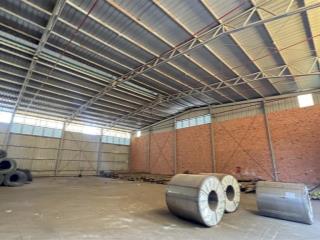 Kho gần ngã 4 thủ đức. dt 540m2. pccc  xe cont ra vảo ngày đêm. giá 81k/m2 (chưa vat)