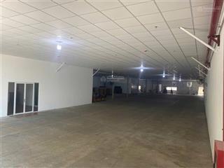 Cần cho thuê gấp kho 1.250m2. ngay ngã 4 thủ đức. pccc tự động  thẩm duyệt. cont đi 24/7
