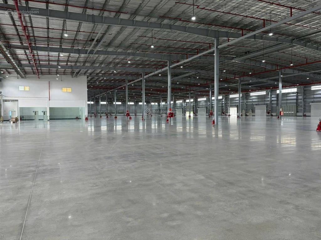 Tổng 7.000m2. kho 5.000m2. chỉ tính tiền kho. 105k/m2. pccc tự động  thẩm duyệt, cont 24/7