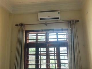 Chính chủ cho nữ thuê phòng ngõ 219/15 bồ đề. giá 2tr8/tháng. điện nước giá dân