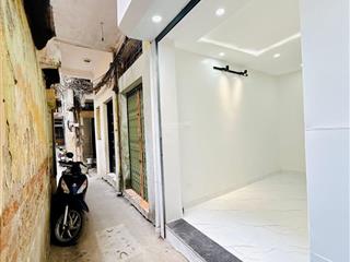Nhỉnh 3 tỷ nhà đẹp phố khương thượng. sổ đỏ vuông đẹp. 5 tầng 2 ngủ . ngõ thông rộng ô tô cách 10m