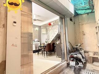 Nhỉnh 4 tỷ nhà đẹp ngõ chợ khâm thiên. 5 tầng 3 ngủ . ngõ rộng thoáng . sổ đỏ vuông đẹp
