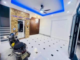 Ngõ linh quang. nhà xây mới. 48m2 x 6t thang máy. lô góc nở hậu. ngõ thông full đồ. sổ đẹp.