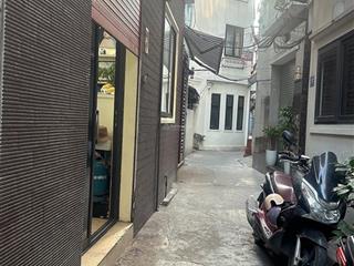 Bán nhà dân xây phố hồng tiến. ngõ thông cách phố 40m. giá đầu tư chỉ 8,5 tỷ