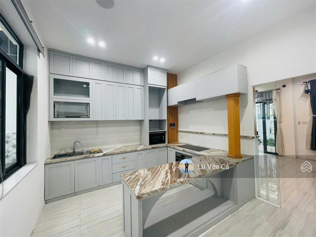 Nhà phố 96m2, hoàn thiện cơ bản, 17 tỷ,  0907 860 ***