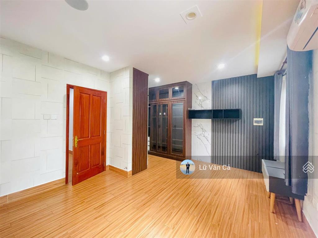 Nhà phố 96m2, hoàn thiện cơ bản, 17 tỷ,  0907 860 ***