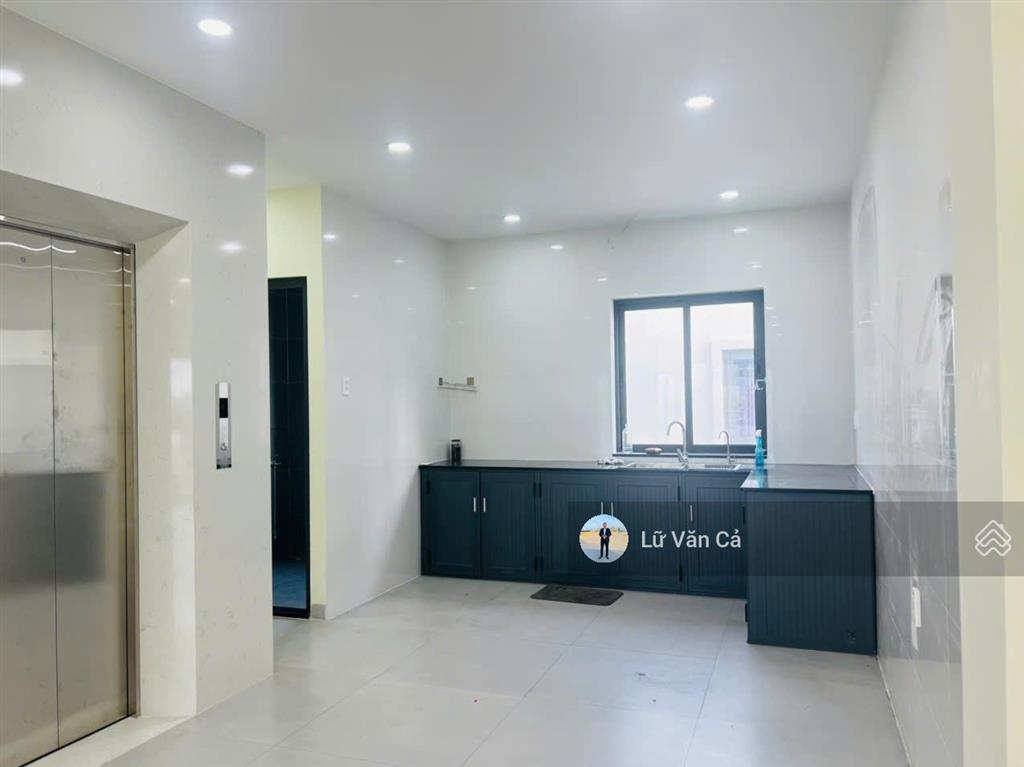Cho thuê shophouse mặt tiền song hành lakeview city, dt 5x20m 5 lầu sử dụng, có thang máy, giá 45tr