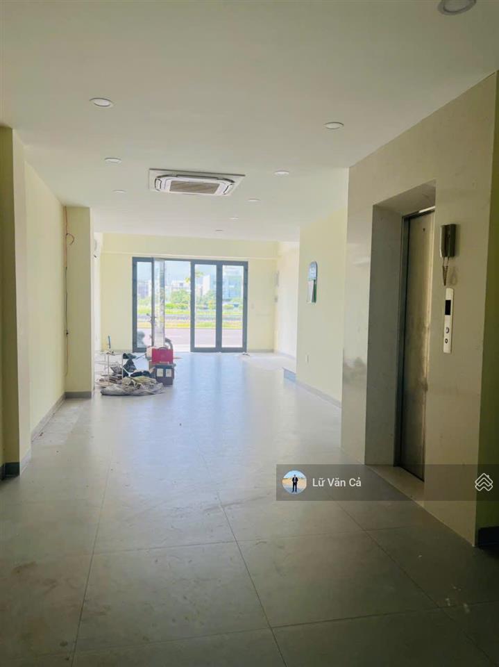 Cho thuê shophouse mặt tiền song hành lakeview city, dt 5x20m 5 lầu sử dụng, có thang máy, giá 45tr