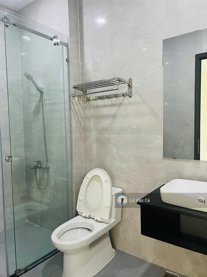 Cho thuê shophouse mặt tiền song hành lakeview city, dt 5x20m 5 lầu sử dụng, có thang máy, giá 45tr