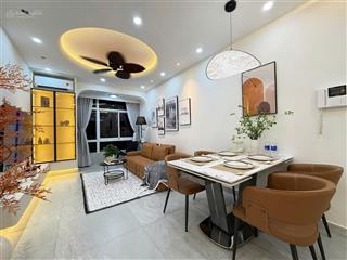 Bán căn hộ chung cư sky garden 3, 6,79 tỷ, 72m2, 3pn, 2wc, view hồ bơi, giá siêu hời
