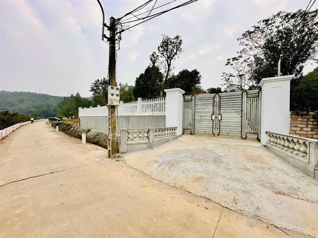 Bán 400m2 đất đô thị phường tùng thiện, sát tỉnh lộ, sát hồ, mặt tiền rộng giá cực rẻ