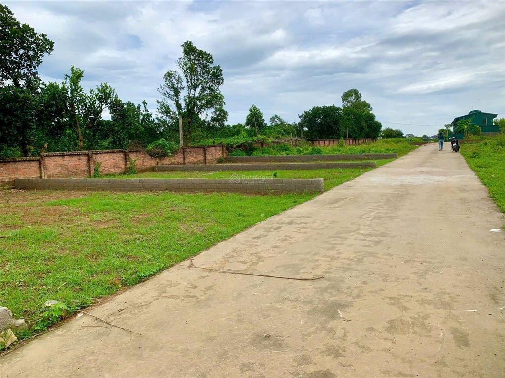 Bán 116m full thổ cư, mặt tiền hơn 8m quá đẹp. đất thuộc xã hòa thạch, nay là phú cát, hà nội