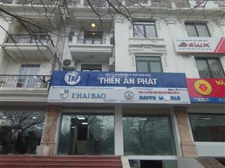Cho thuê tòa biệt thự nghĩa đô, cầu giấy 200 m2, 4 tầng 1 hầm thang máy mới đẹp