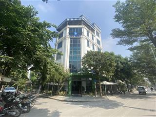 Cho thuê biệt thự mễ trì hạ đối diện keangnam 200 mét 5 tầng lô góc, thang máy