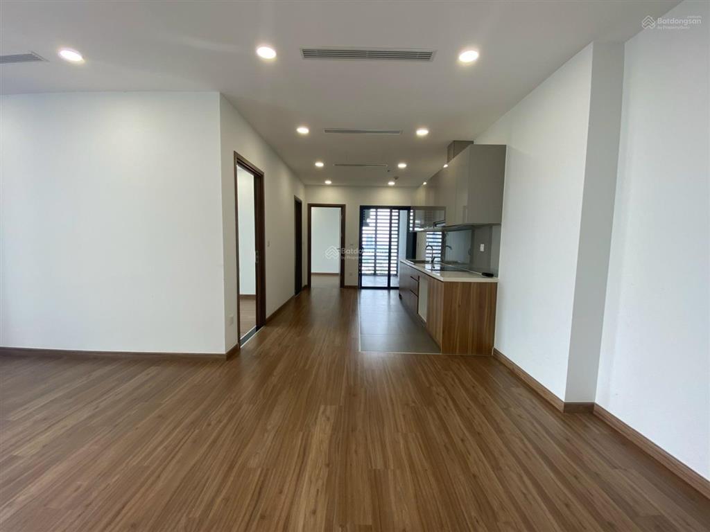 (tin chính xác) bán gấp 3pn, 2wc, 95m2, tầng trung view đẹp. giá 8.1 tỷ (bao phí).  0836 646 ***