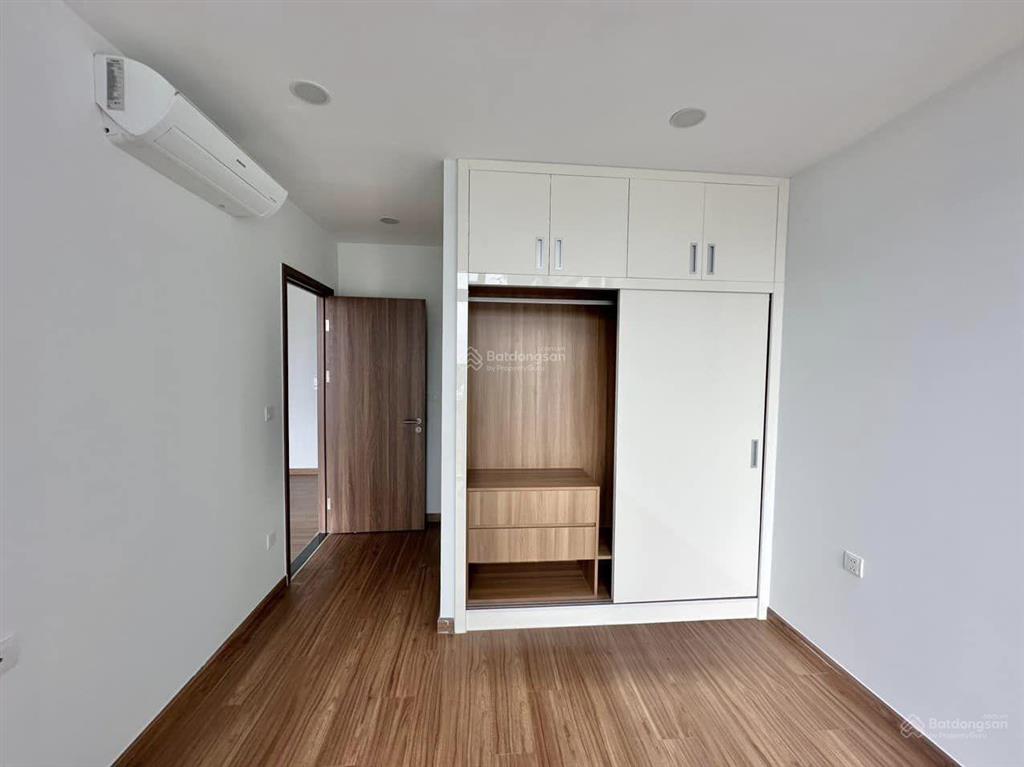 (tin chính xác) bán gấp 3pn, 2wc, 95m2, tầng trung view đẹp. giá 8.1 tỷ (bao phí).  0836 646 ***