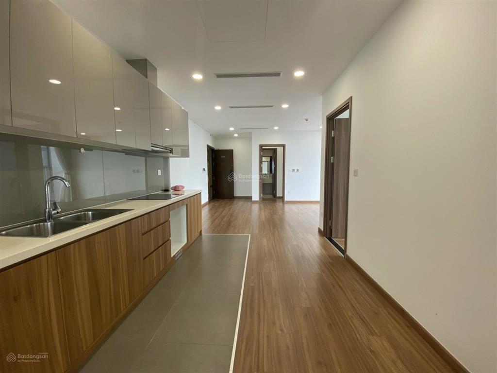 (tin chính xác) bán gấp 3pn, 2wc, 95m2, tầng trung view đẹp. giá 8.1 tỷ (bao phí).  0836 646 ***