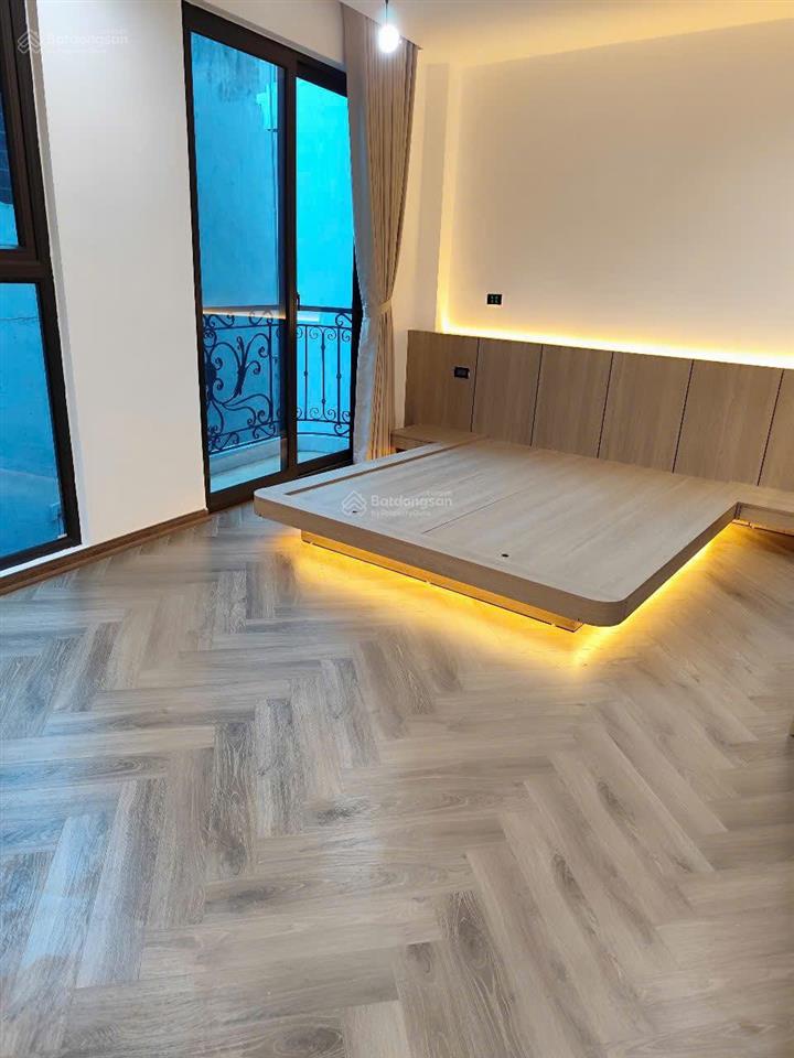 Bán nhà mới tinh thang máy gần mặt phố đường hồ tùng mậu giá chỉ 8,2 tỷ