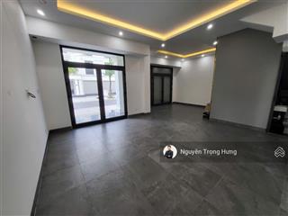 Cho thuê nhà phố vin quận 9 có thang máy, máy lạnh 5 tầng nhà hoàn thiện đẹp