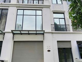 Cho thuê căn nhà phố trục d9 vinhomes grand park, đã hoàn thiện trục đường đẹp đông đúc nhất dự án
