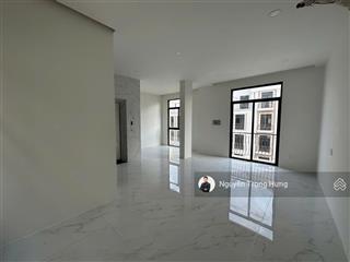 Bán căn nhà phố đã hoàn thiện 5 tầng đẹp, sẵn sổ hồng, vinhomes grand park quận 9 để ở, đầu tư ngay