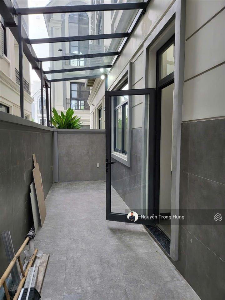 Nắm tất cả giỏ hàng cho thuê tầng làm văn phòng, spa, lớp học, để ở,... tại vinhomes quận 9 giá tốt