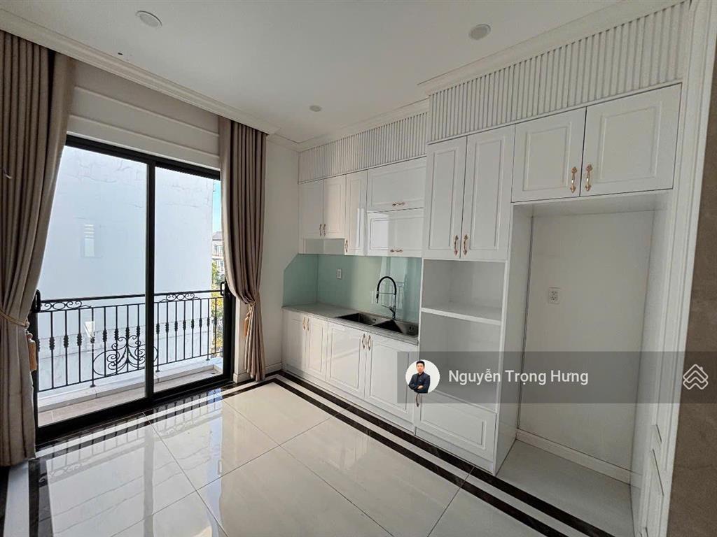 Duy nhất tại vinhomes căn biệt thự đẳng cấp 320m2 căn góc, sân vườn thoáng mát, có nội thất